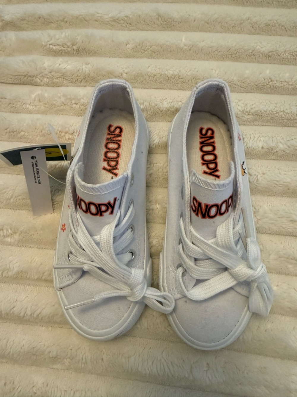 Snoopy White Canvas Lace-Up Sneakers